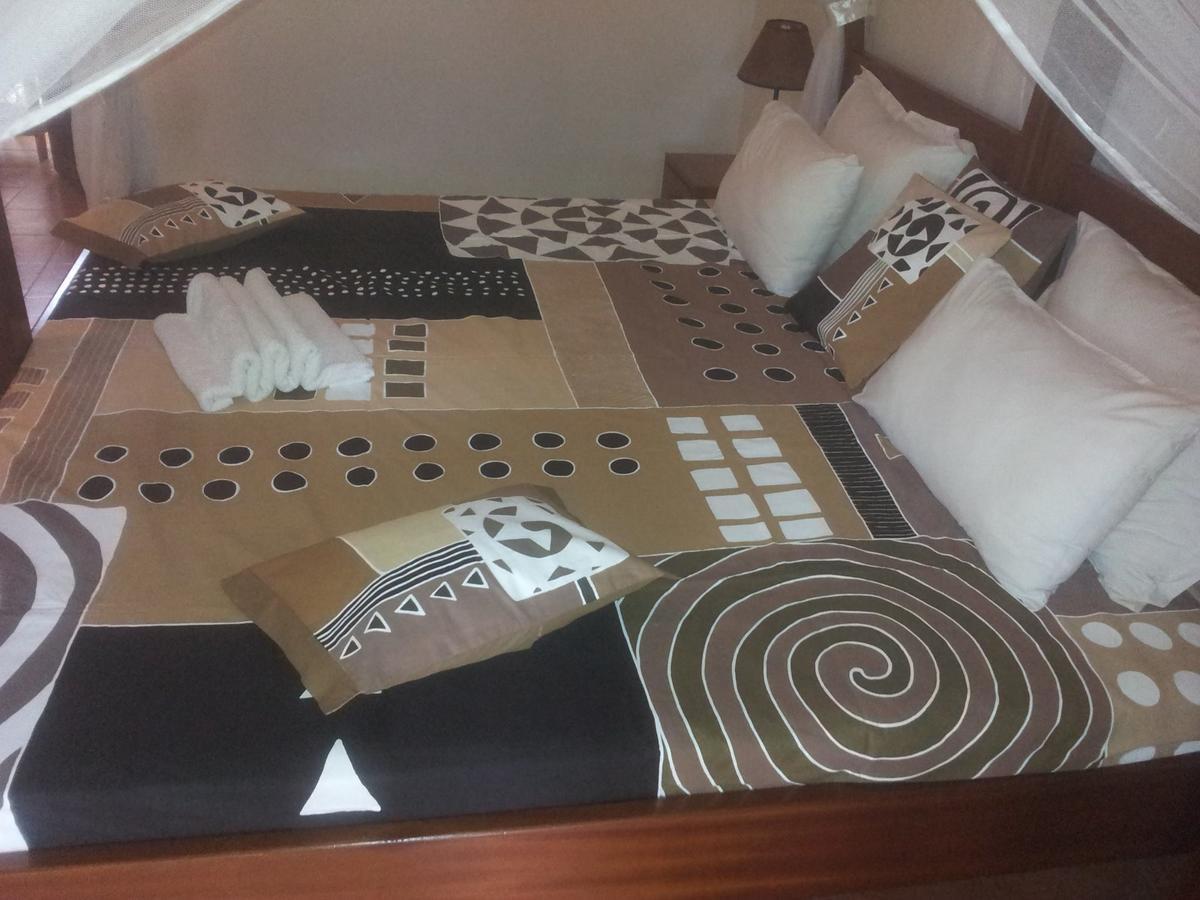 Airport Guesthouse Entebbe Exterior photo